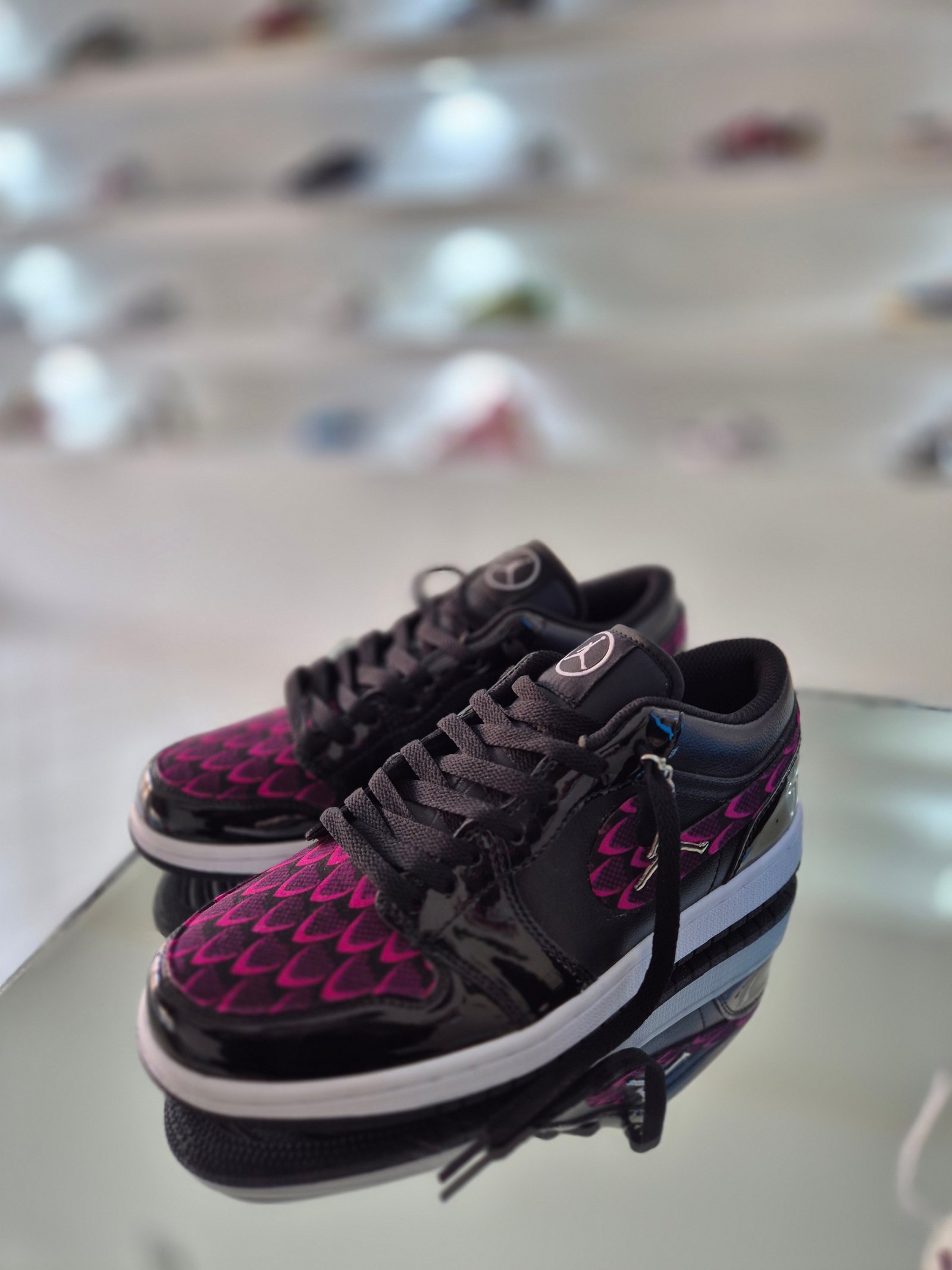 Air jordan noir Ecaillé  rose