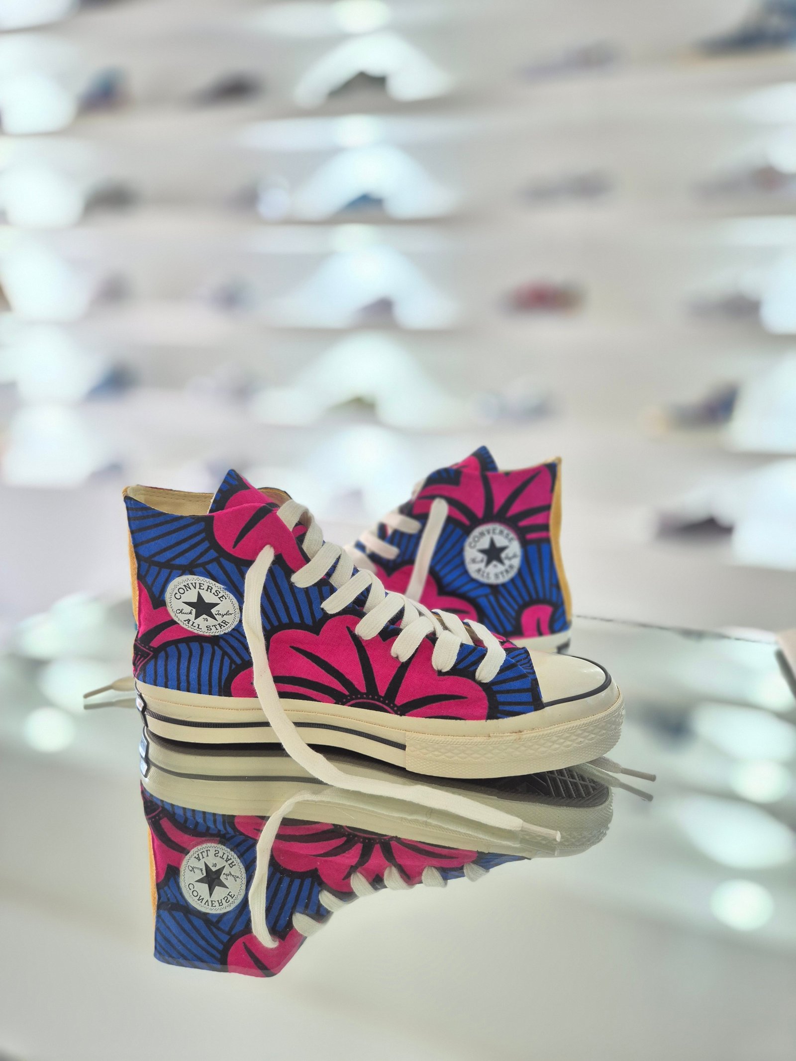 Converse montante fleur de mariage rose bleu