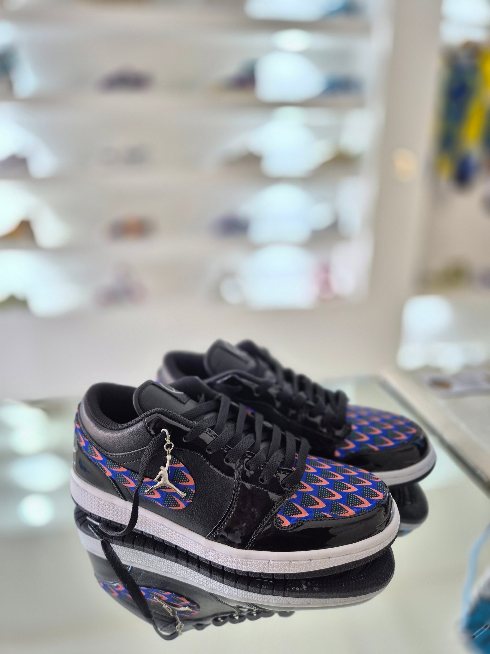 Air Jordan all black Ecaillé violet /rose