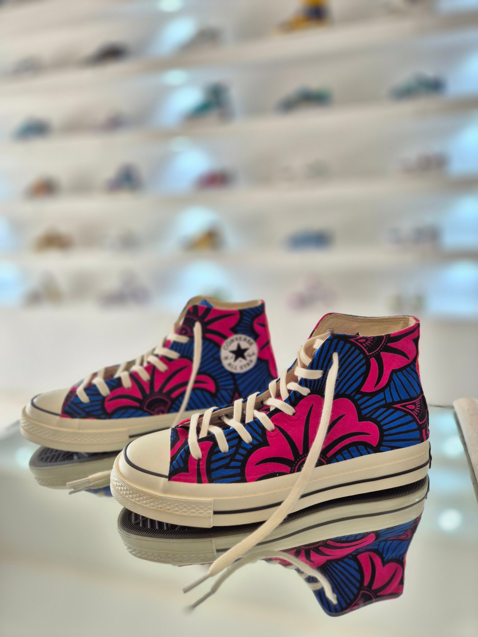 Converse montante fleur de mariage rose bleu