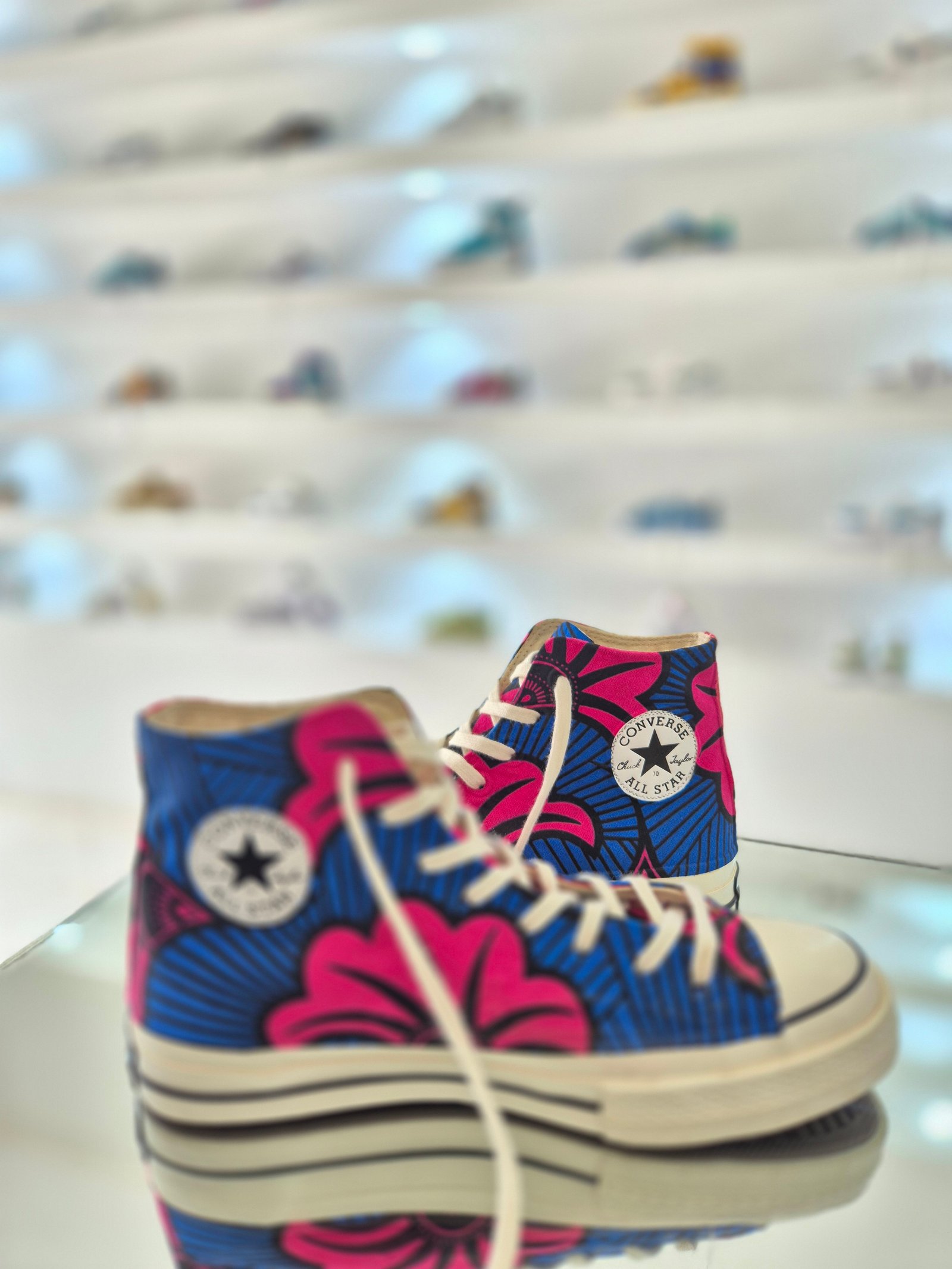 Converse montante fleur de mariage rose bleu